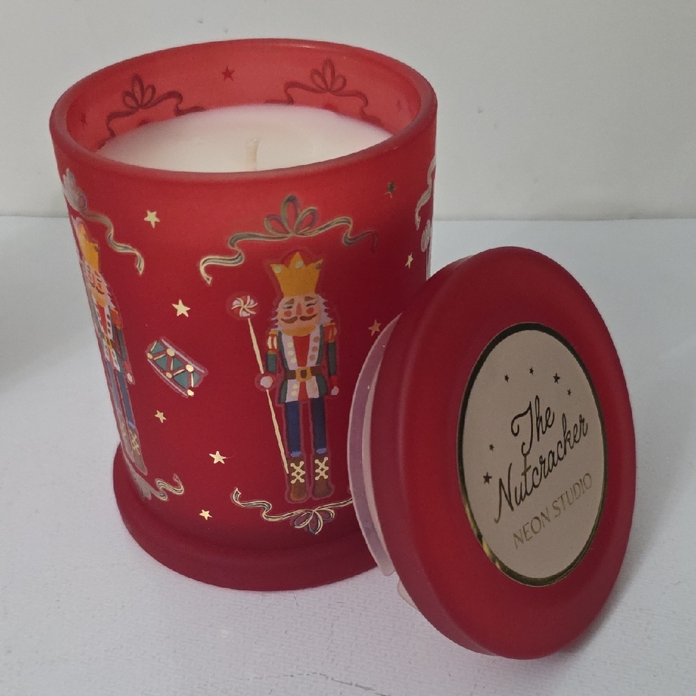 Neon Studio Red Nutcracker 1-Wick Candle, 9.8 oz, NWT